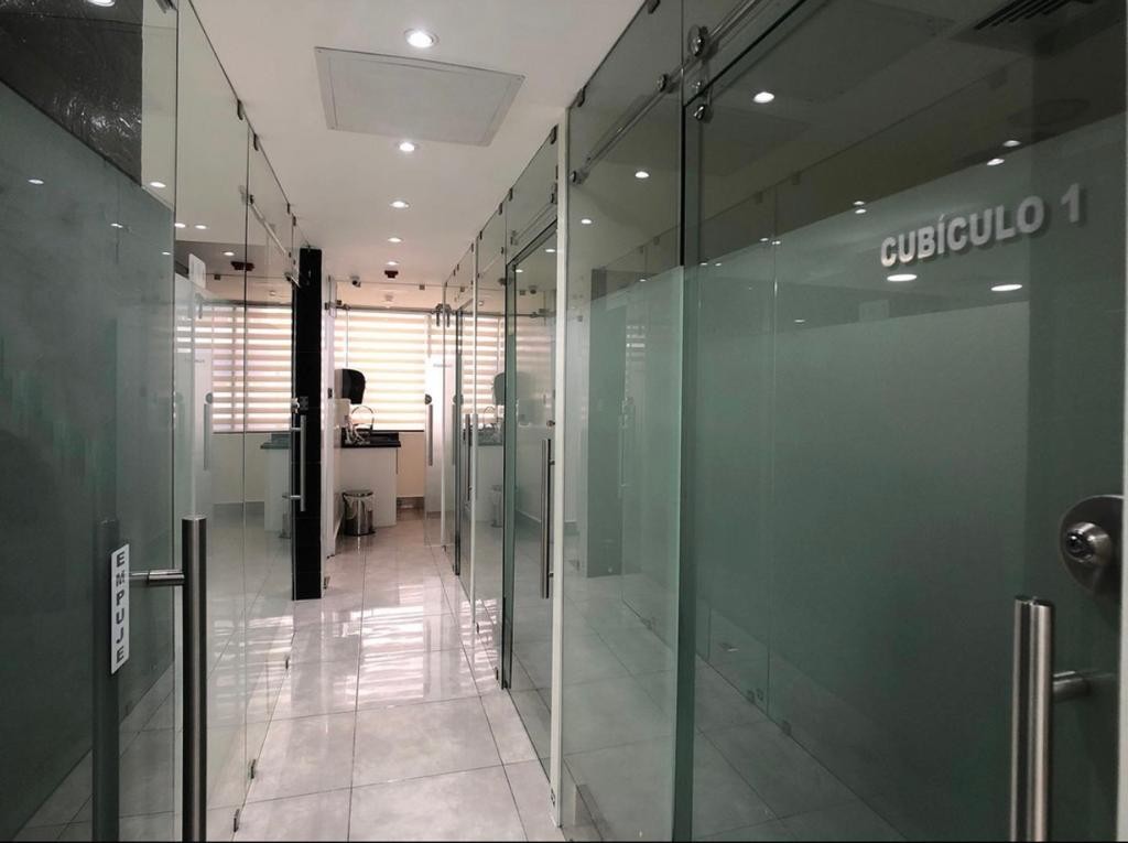 oficinas y locales comerciales - Local   149 mts  en los prados para  consultorio medico, oficina  2