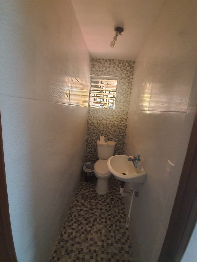 casas - Casa 2 niveles  km 10  Av. Independencia
 5