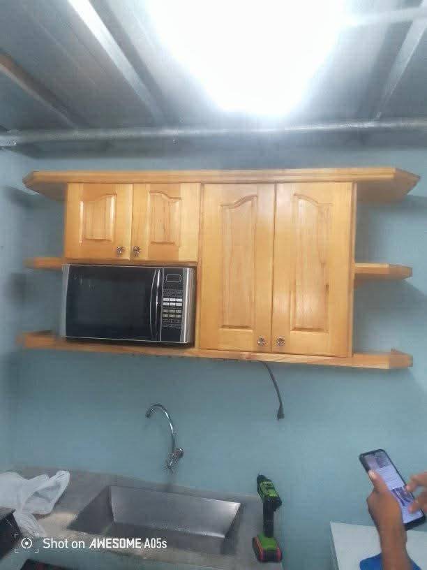 muebles y colchones - Gabinete de cuatro con hueco para microonda y salero 