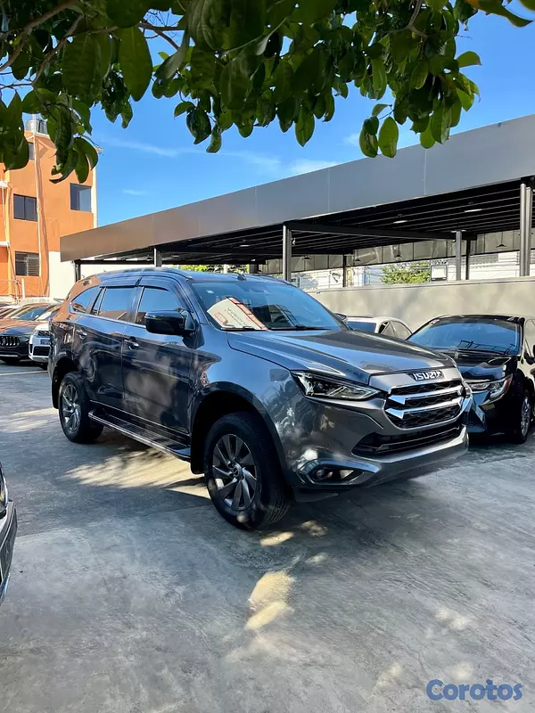 jeepetas y camionetas - Isuzu MUX 2024 3