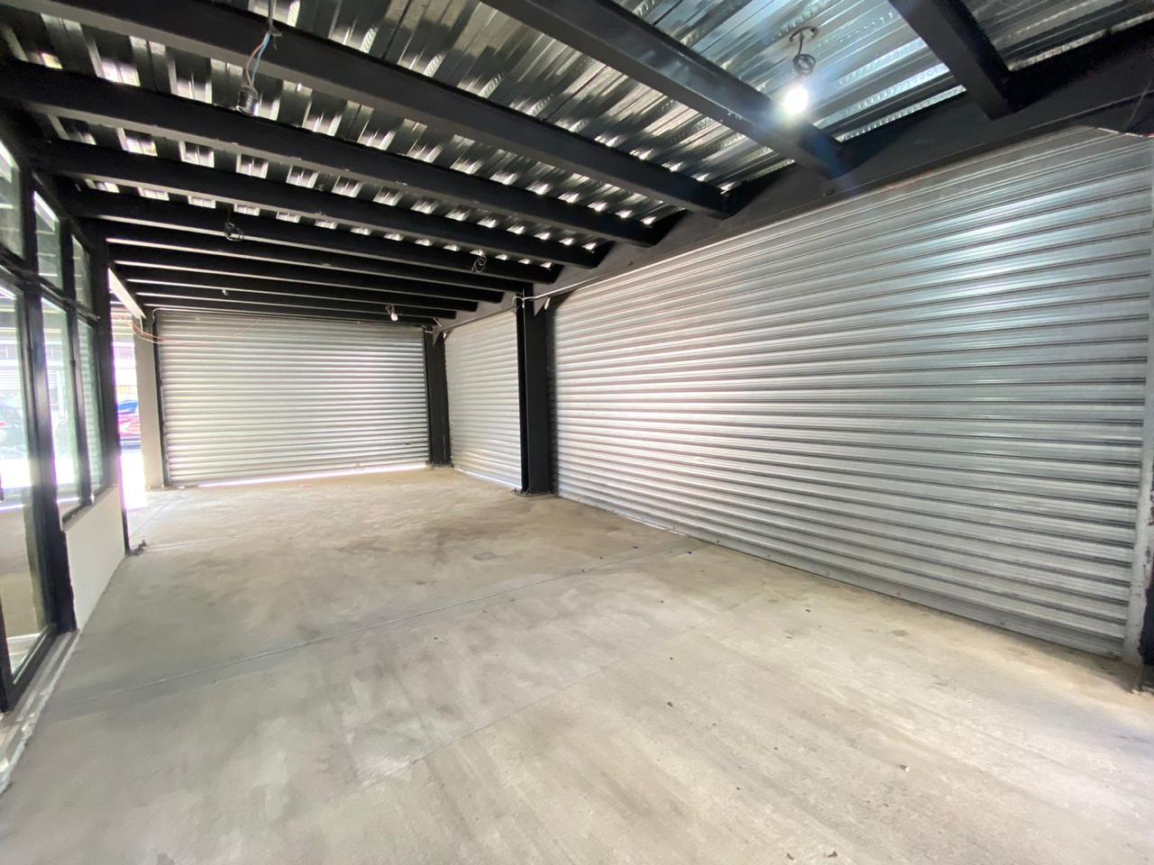 oficinas y locales comerciales - Local 339 Mts 3 niveles Av. San Martin   3
