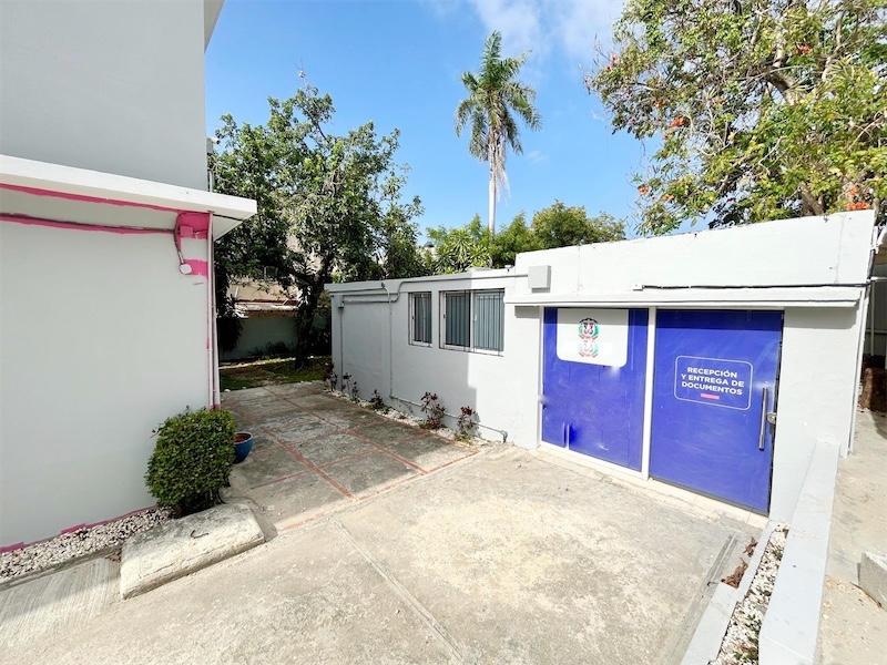 oficinas y locales comerciales - Local gazcue 1500 metros 2