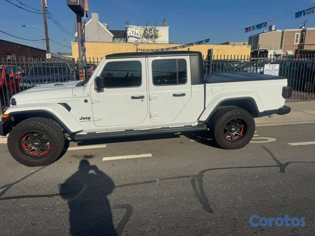 jeepetas y camionetas - 2023 Jeep GLADIATOR SPORT S 4X4 - Como Nuevo 2