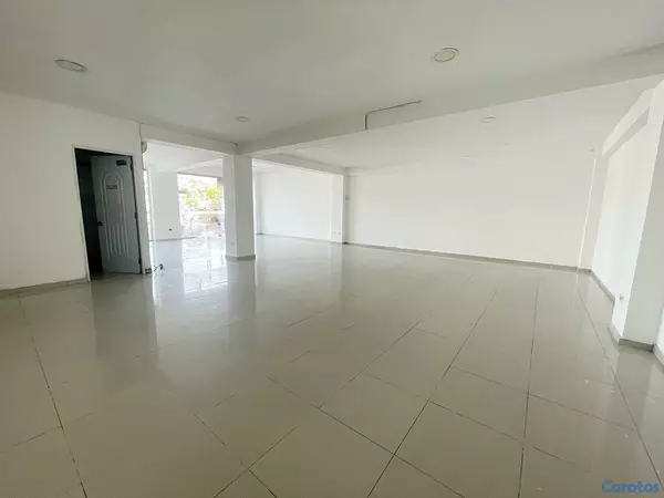 oficinas y locales comerciales - Alquiler local en Bella vista  5