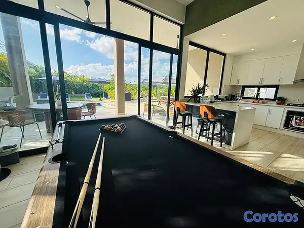 casas vacacionales y villas - venta de Villa de lujo con piscina y amueblada en Juan dolió metro country club  6