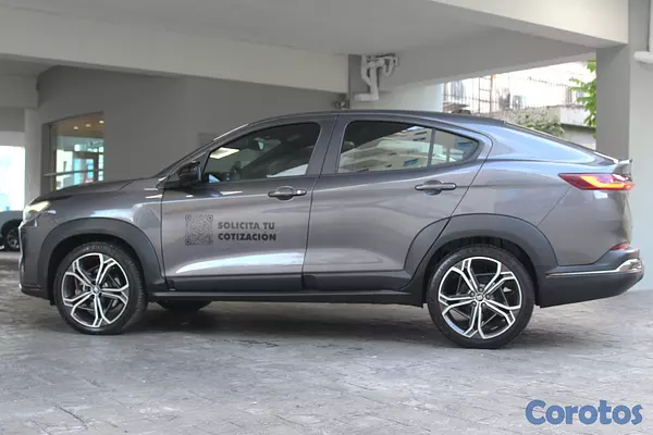 jeepetas y camionetas - Fiat Fastback 4