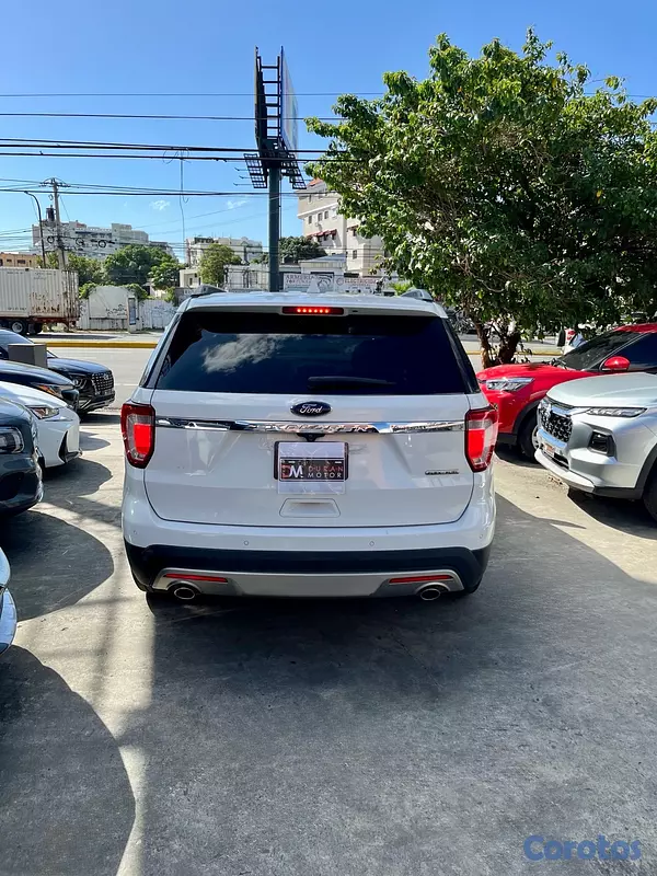 jeepetas y camionetas - Ford Explorer XLT 2016
 6