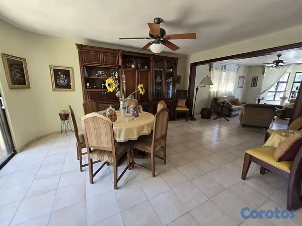 casas - 🏡 Casa Familiar Amueblada en Venta – Urbanización  8