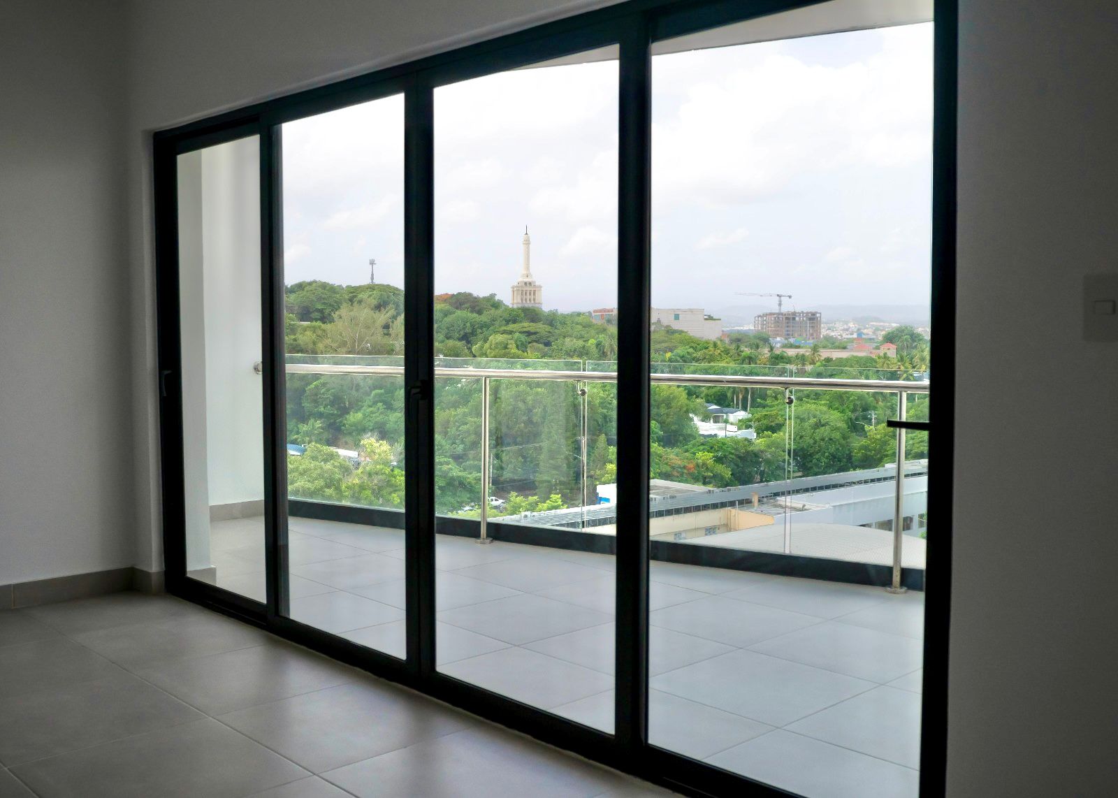 apartamentos - Apartamento Centrico con Hermosa Vista, Piso Alto 0