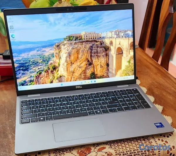 computadoras y laptops - Laptop DELL Latitude 5550 nueva y Barata 2
