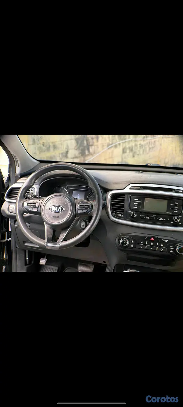 jeepetas y camionetas - Kia Sorento 2017 americana 6 cilindros  5