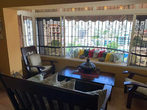 penthouses - Penthouse de 3 niveles y 6 parqueos, Bella Vista 2