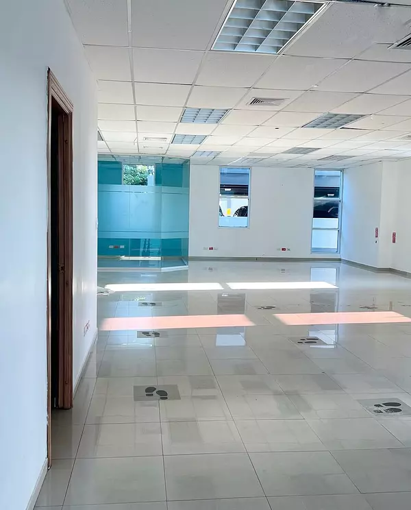 oficinas y locales comerciales - Alquiler local en Piantini 7