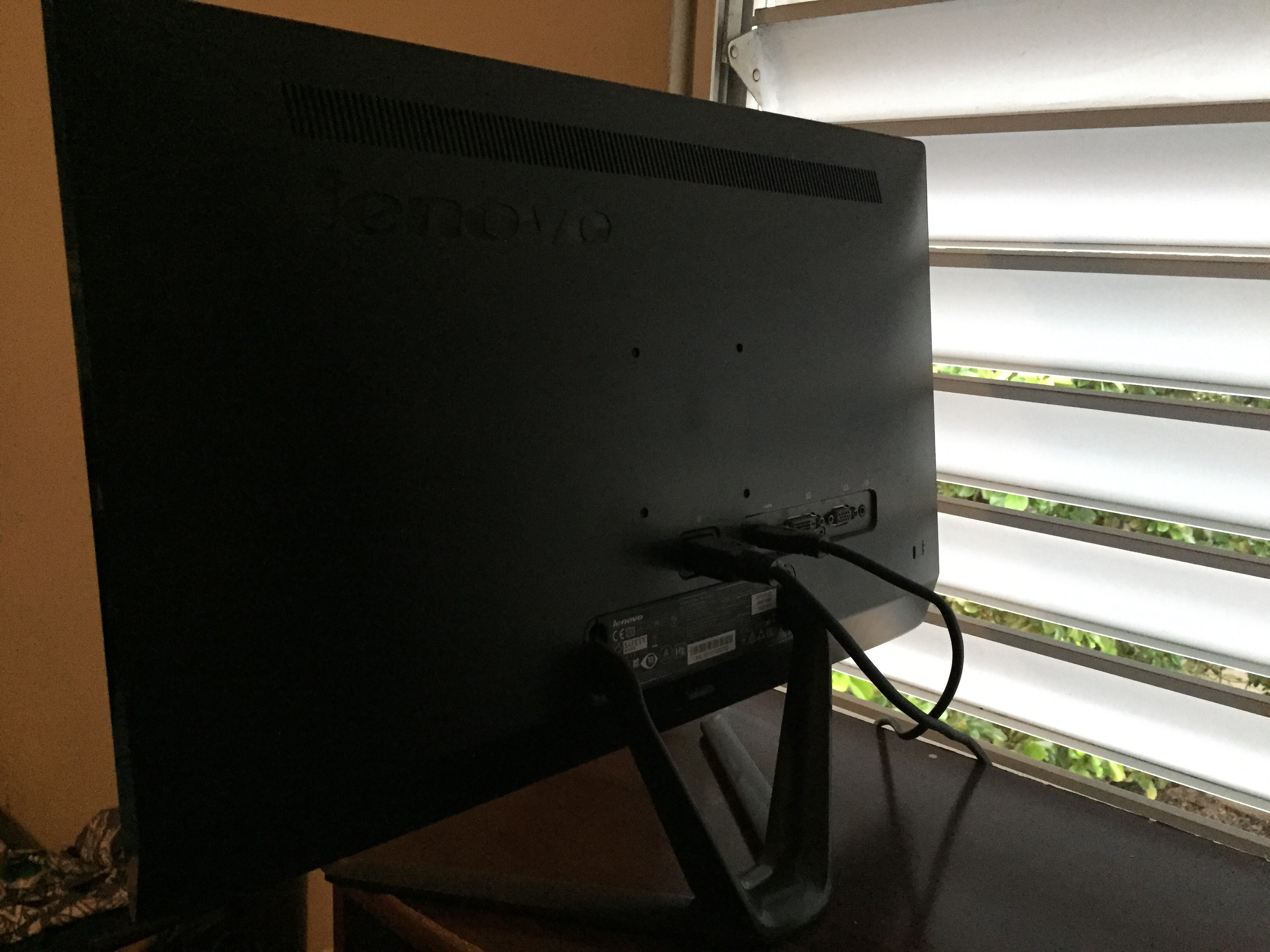 computadoras y laptops - Monitor Lenovo 23 pulgadas  4