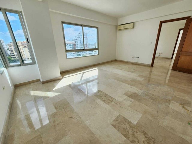apartamentos - Apartamento En Alquiler En Evaristo Morales De Tres Habitaciones + Family 4