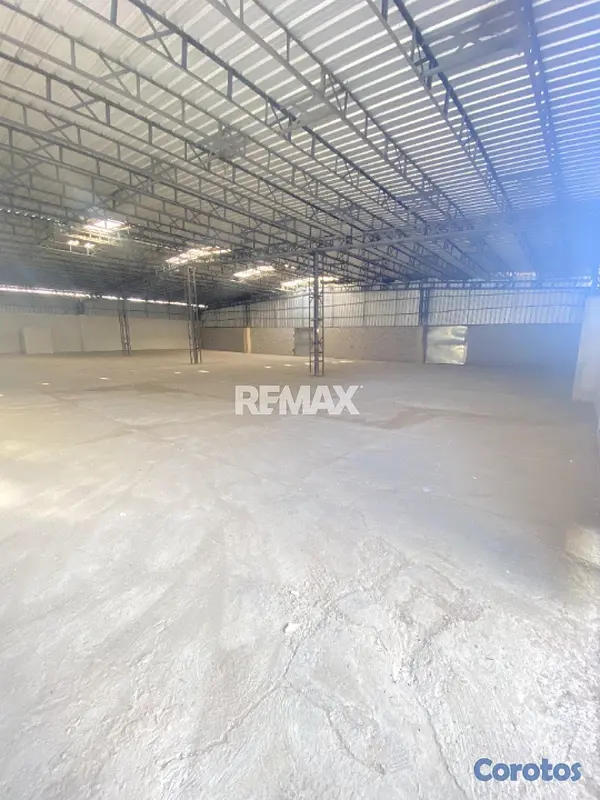 oficinas y locales comerciales - Nave industrial de 900mt2 en alquiler en Los Giras 6