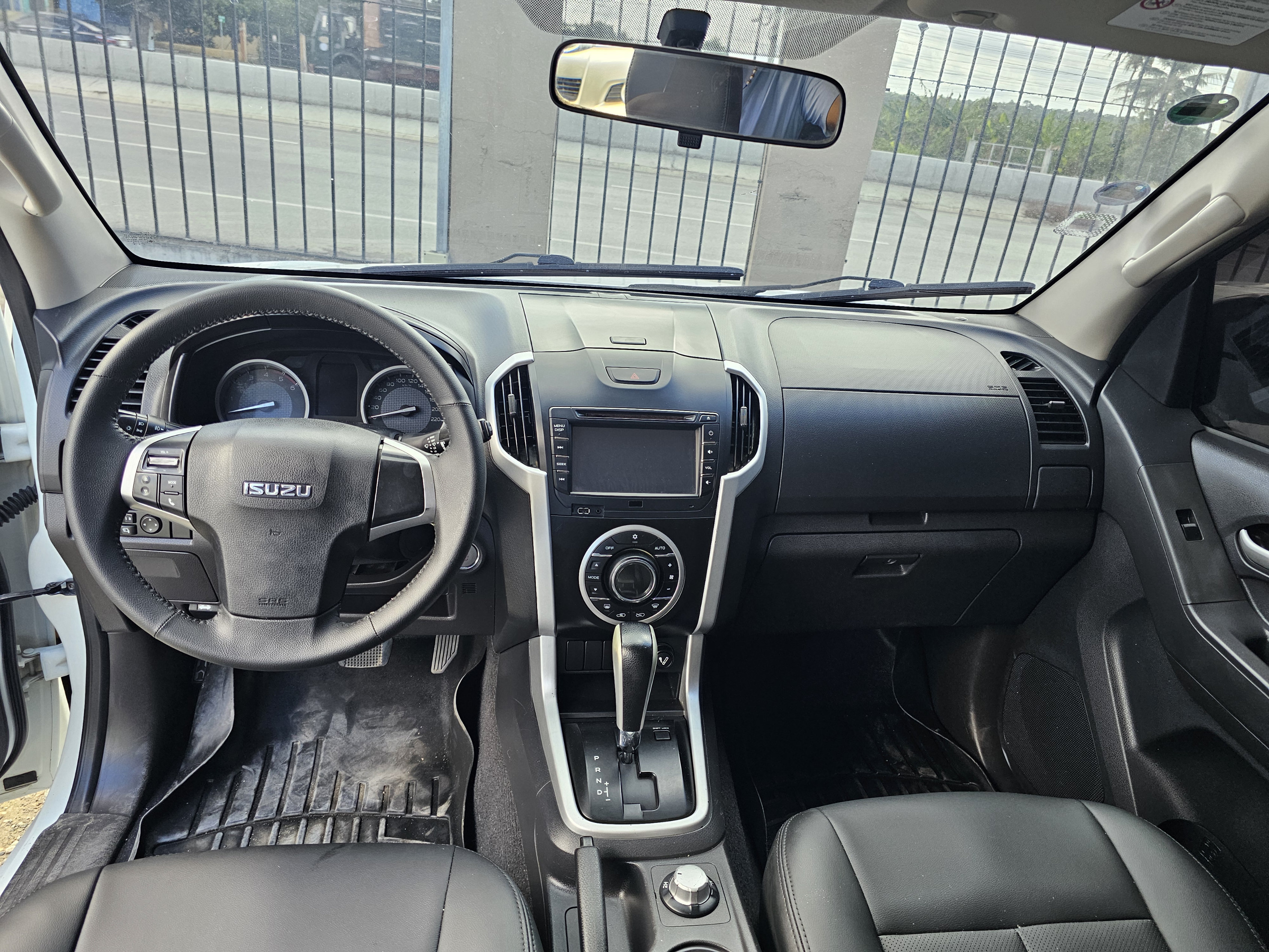 jeepetas y camionetas - Isuzu D-max 2017 full 8