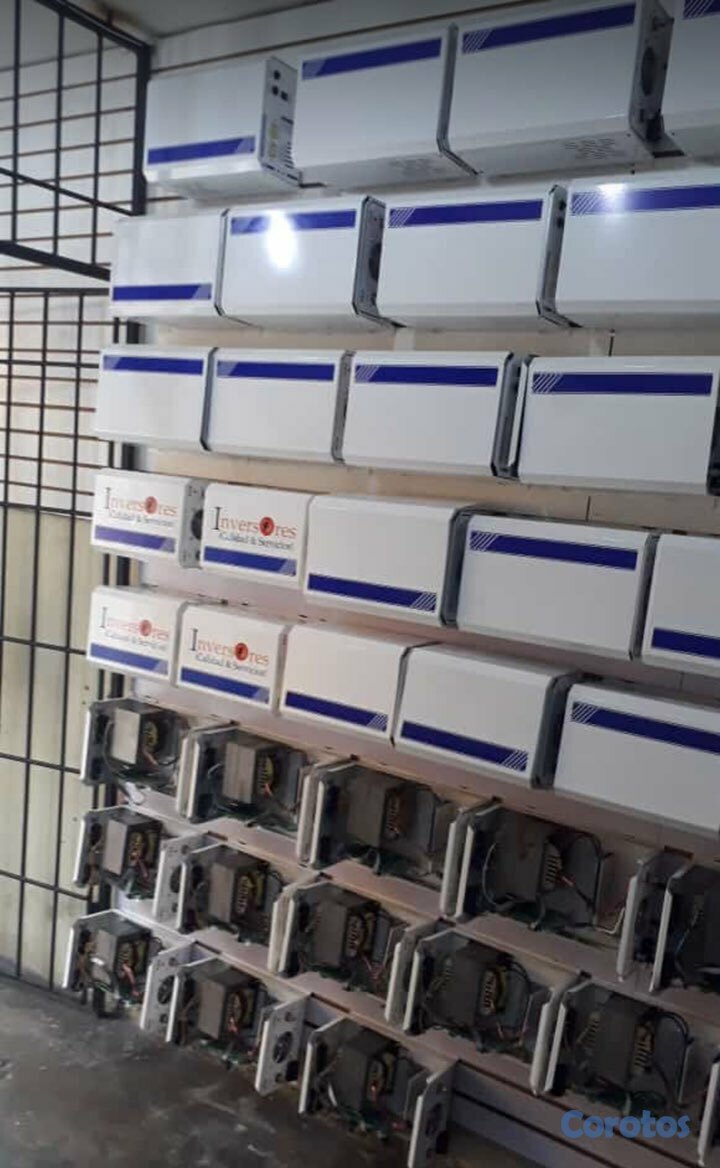 plantas e inversores - Combo de inversores con sus baterías  1