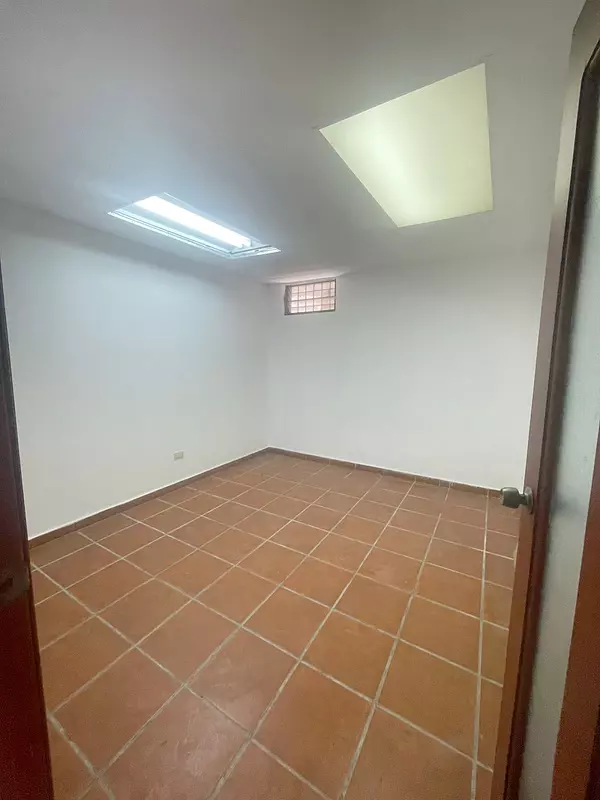 oficinas y locales comerciales - Local en ensanche Naco  4
