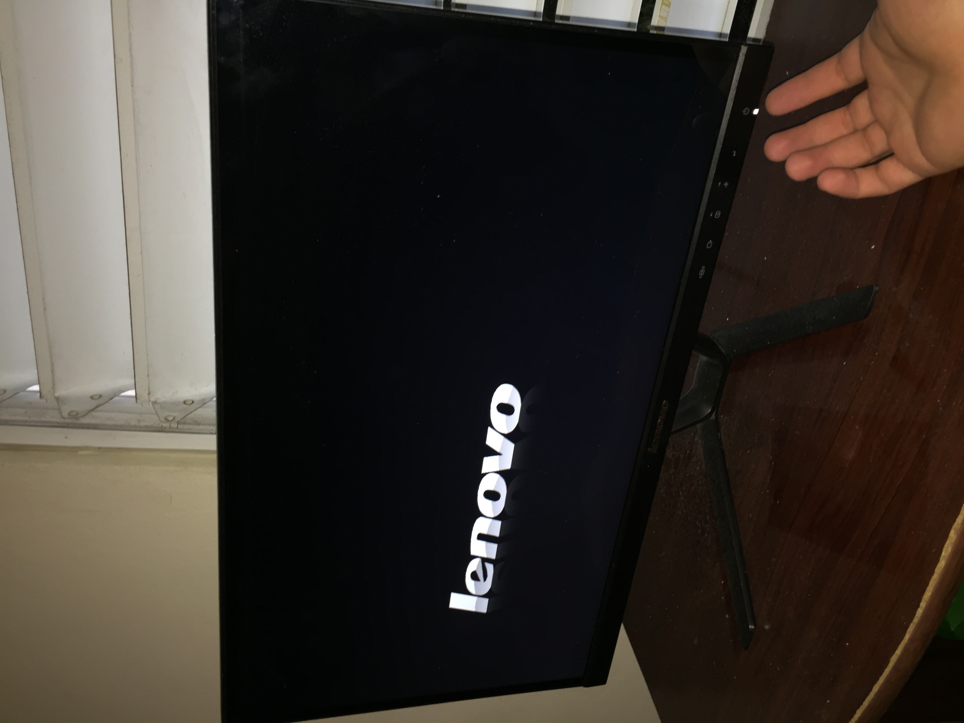 computadoras y laptops - Monitor Lenovo 23 pulgadas  1