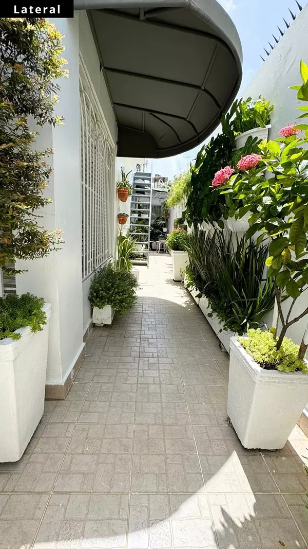 casas - Hermosa casa, Urb. Sorimar, Av. Independencia 8