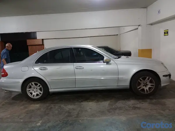 carros - 🚗 **Mercedes-Benz 2003 13
