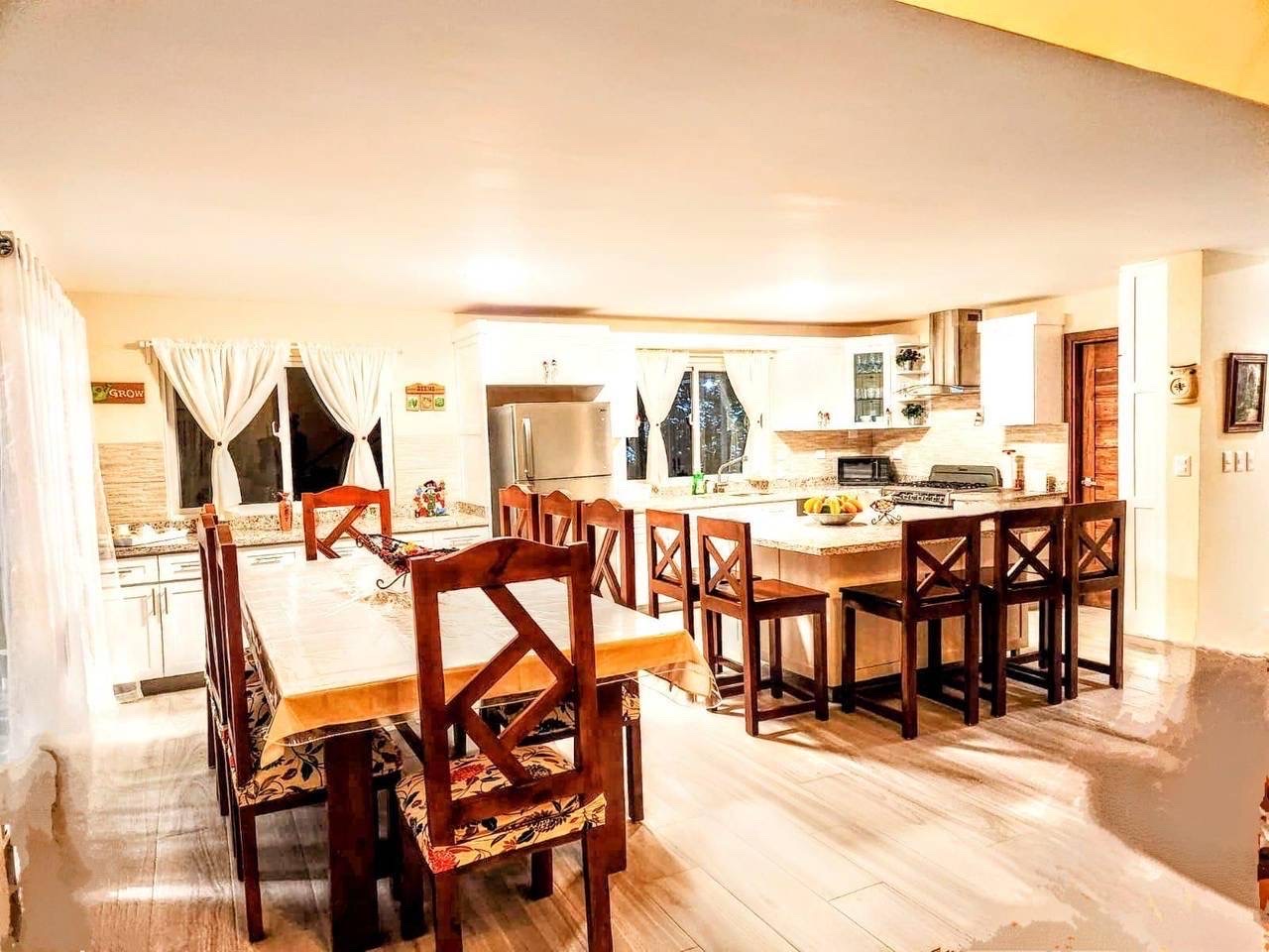 casas vacacionales y villas - venta de Villa amueblada en Jarabacoa con picuzzi 4,700mts República Dominicana  3