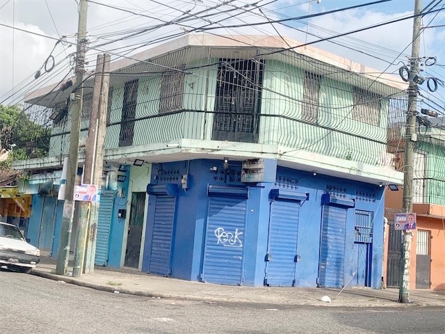 oficinas y locales comerciales - Propiedad esquinera en la fe  1