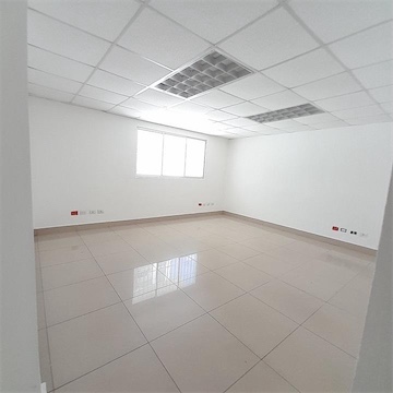 oficinas y locales comerciales - Local amplio en la Esperilla  9