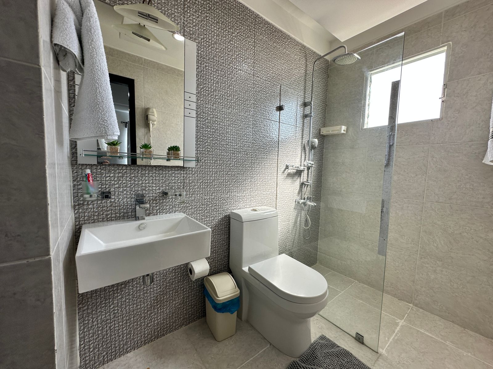 apartamentos - ALQUILO APART. AMUEBLADO EN EL RES. LAS CAYENAS  9
