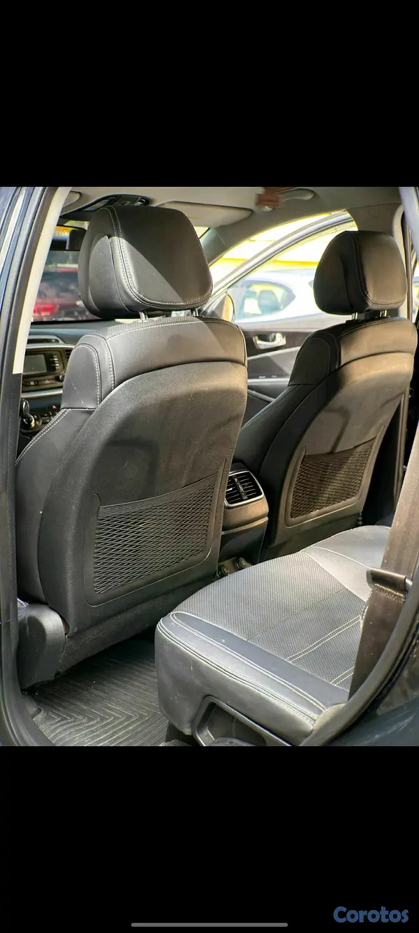 jeepetas y camionetas - Kia Sorento 2017 americana 6 cilindros  4