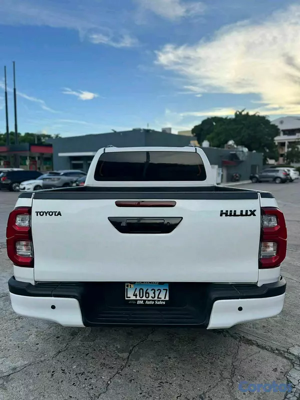 jeepetas y camionetas - Toyota hilux 2020 8