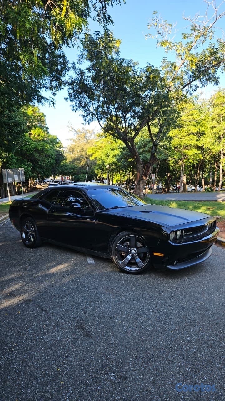 carros - 2014 Dodge challenger SXT  3