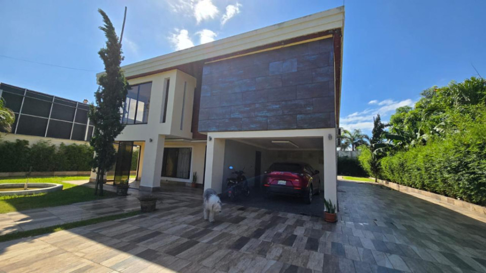 casas - Casa en venta con piscina en Bonao