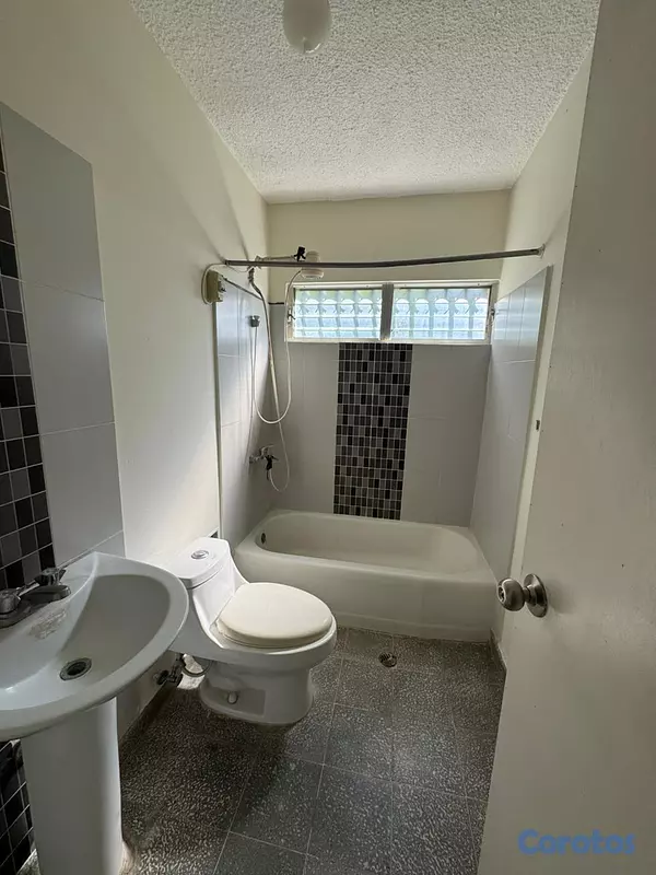apartamentos - Casa en Alquiler con Potencial Comercial en Los Pr 6
