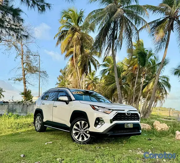 jeepetas y camionetas - Toyota rav4 2023 xle premium  6