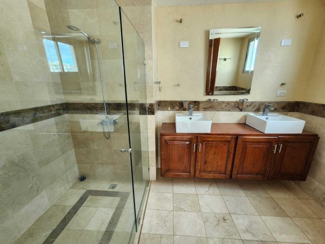 apartamentos - Apartamento En Alquiler En Evaristo Morales De Tres Habitaciones + Family 6