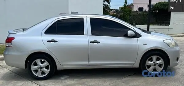 carros - Toyota Yaris 2006 Americano 2