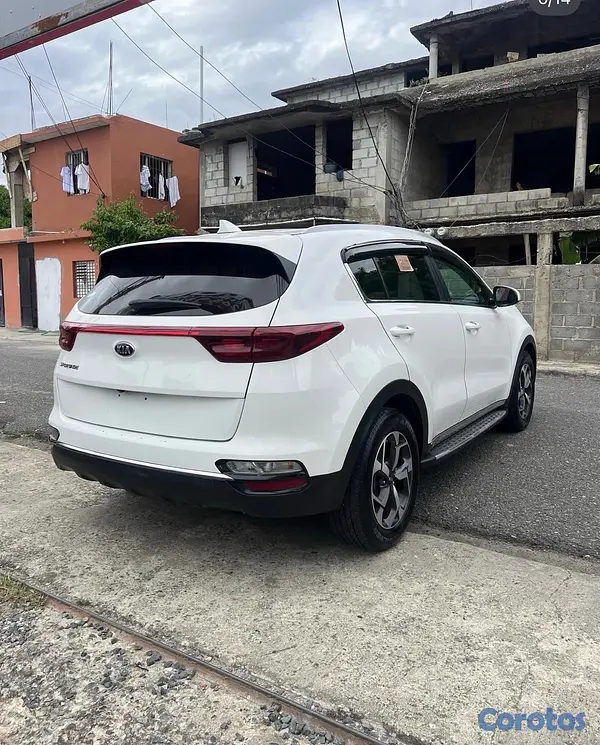 jeepetas y camionetas - Kia Sportage LX 2020 6