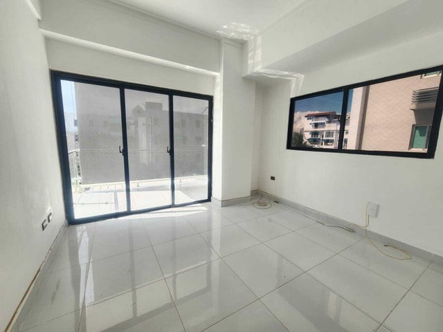 apartamentos - Apartamento en venta #24-1923 El Millón piso medio, ascensor. 0
