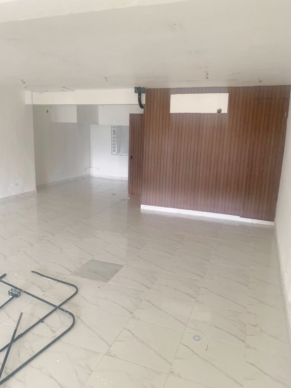 oficinas y locales comerciales - Céntrico local en primer nivel  2