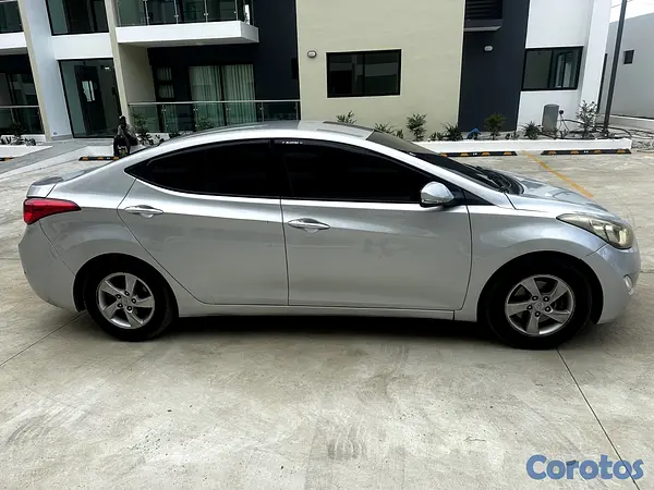 carros - HYUNDAI AVANTE 2014 6