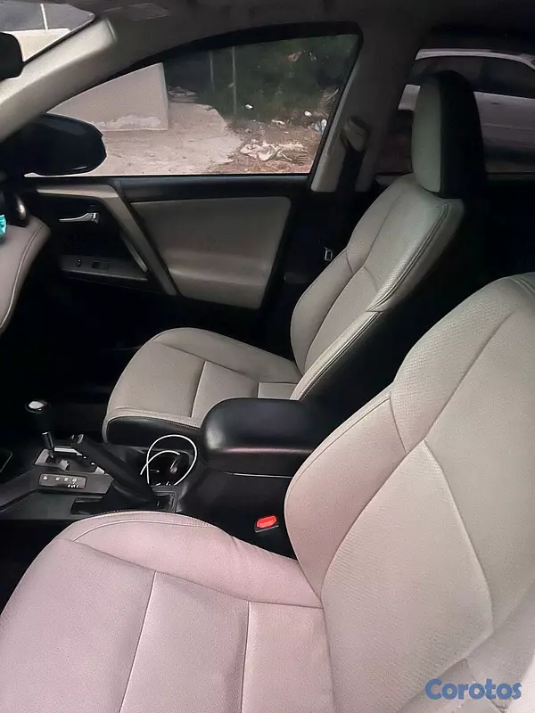 jeepetas y camionetas - Toyota rav4 2017 xle  12