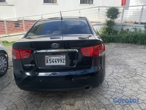 carros - KIA CERATO 2010 3