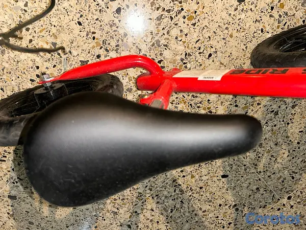 juguetes - Vendo bicicleta de equilibrio para niños pequeños  3