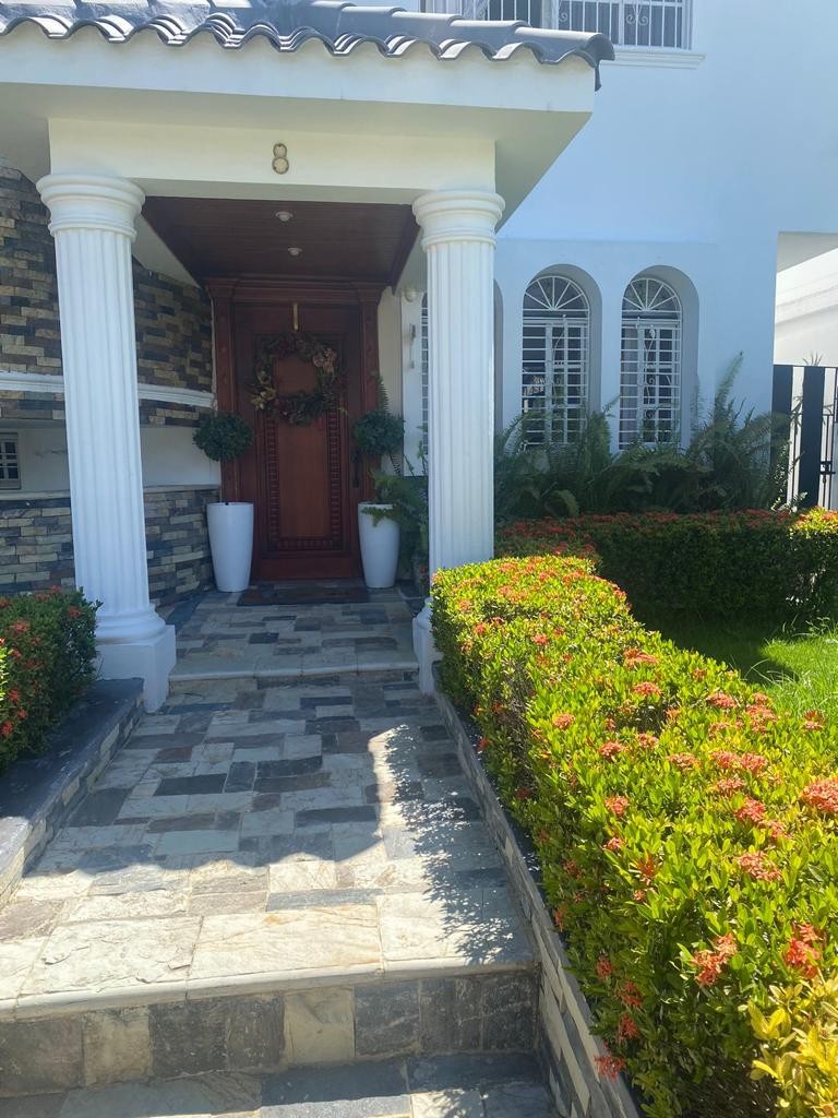 casas - Casa de 2 Niveles en Venta ubicada en La Zurza  0