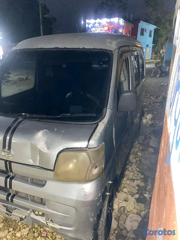 jeepetas y camionetas - usada pero en buen estado  7
