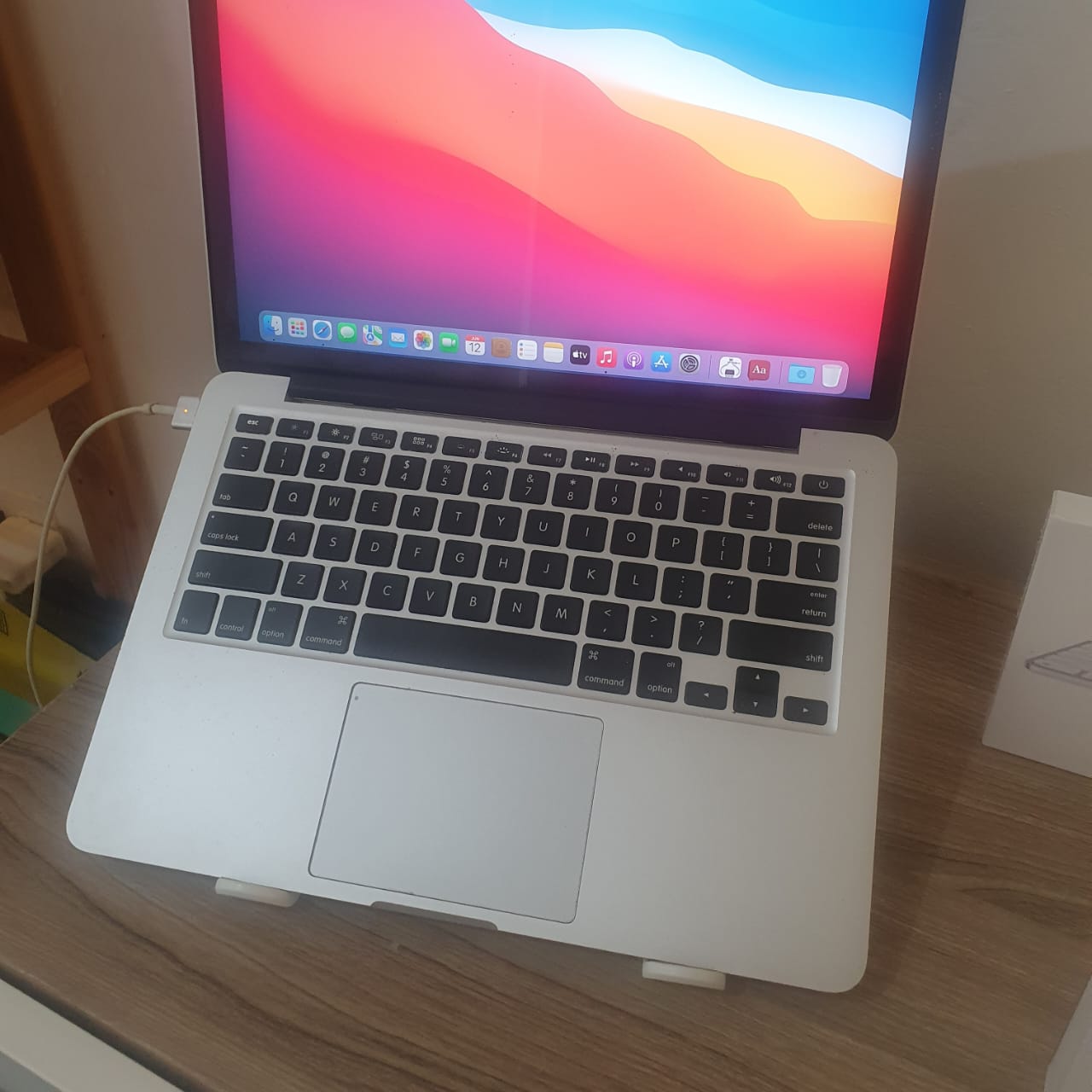 computadoras y laptops - Laptop MacBook Pro 2015, pant Retina 13,3'', 128GB SSD, 8GB RAM, Como nueva