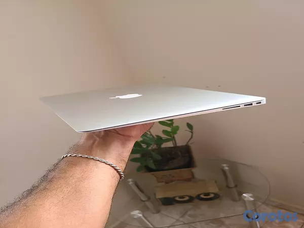 computadoras y laptops - MacBook Air 2017 i5 | 8GB RAM | 128GB SSD | Excele 7