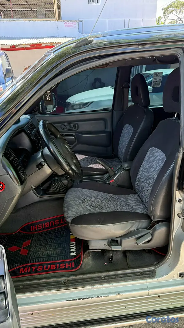 jeepetas y camionetas - Mitsubishi L 200  2